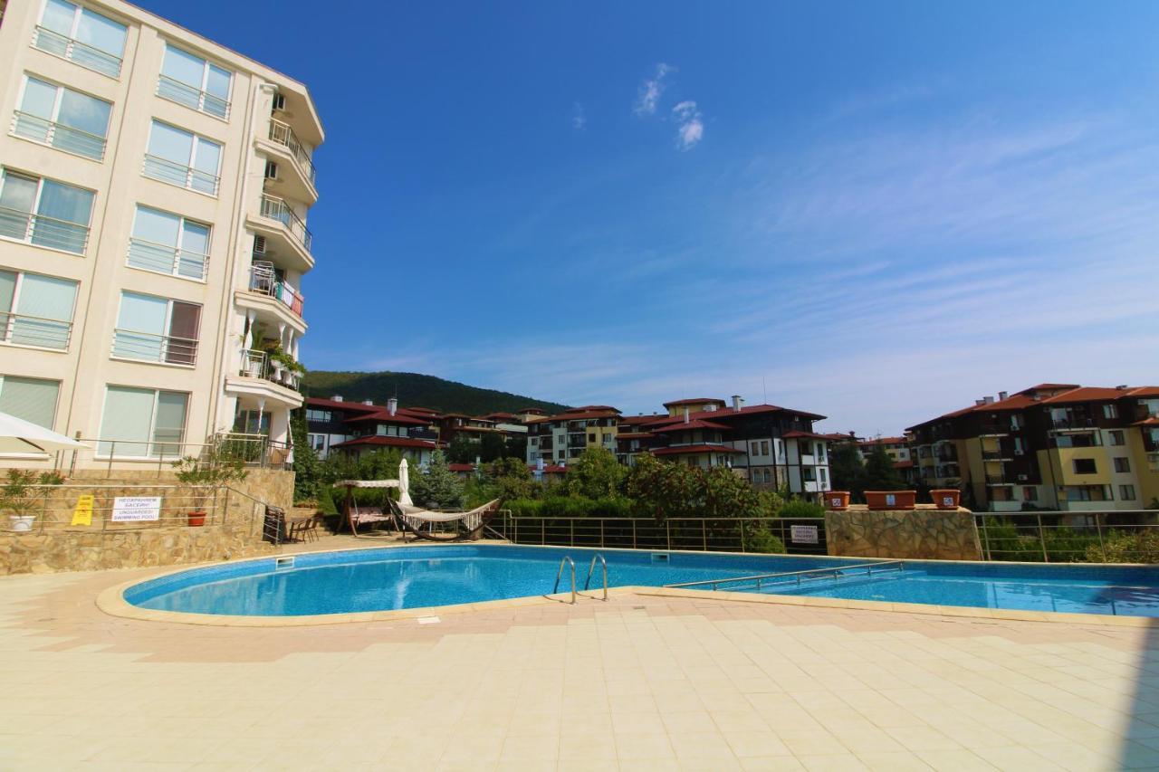 Menada Galateya Apartments Sveti Vlas Exterior photo