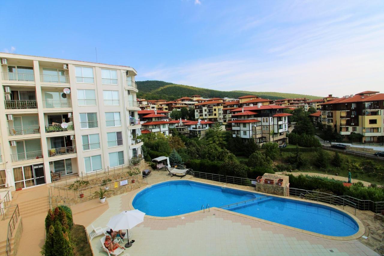 Menada Galateya Apartments Sveti Vlas Exterior photo