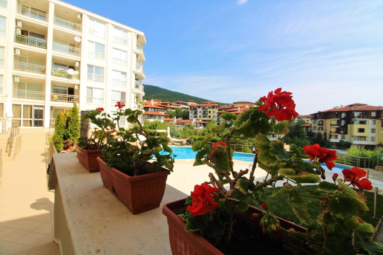 Menada Galateya Apartments Sveti Vlas Exterior photo